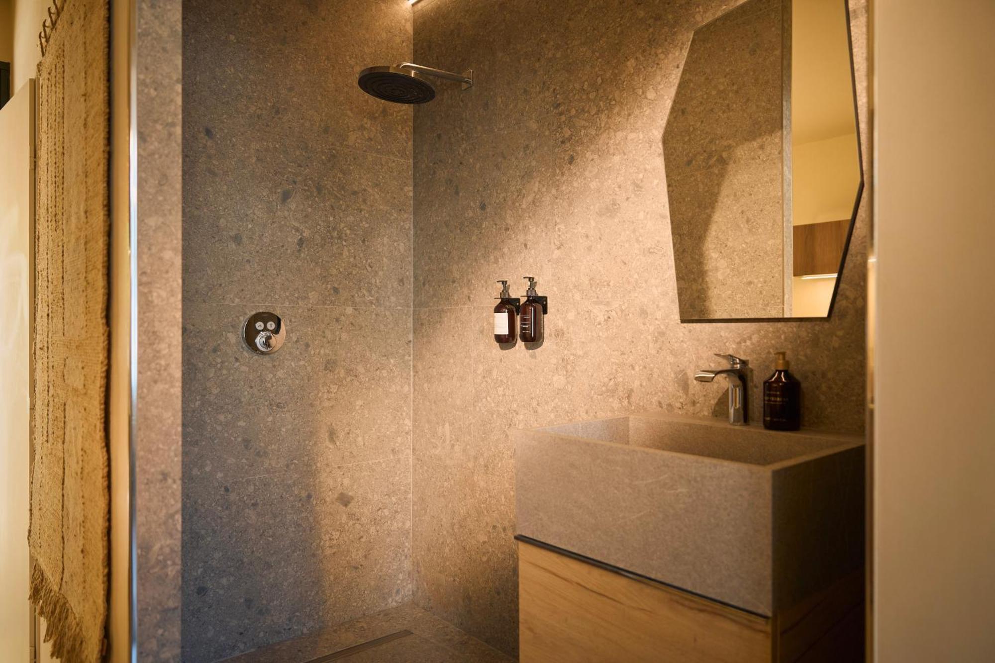 Suite Atypique - Jacuzzi Privatif En Centre Ville De Cognac Exterior photo